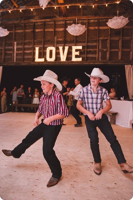 Vernon-Barn-wedding_Silver-Sage-Stables_vintage-decor_Kalamalka-lake-farm_Okanagan-photographer__by-Kevin-Trowbridge-photography_Kelowna_220851