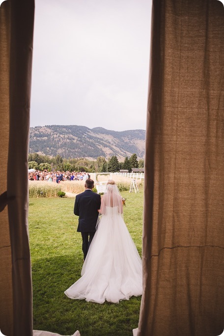 Vernon-Barn-wedding_Silver-Sage-Stables_vintage-decor_Kalamalka-lake-farm_Okanagan-photographer__by-Kevin-Trowbridge-photography_Kelowna_8014