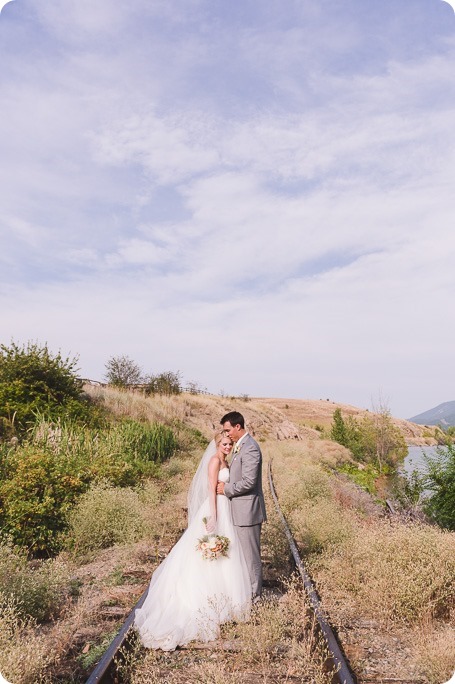 Vernon-Barn-wedding_Silver-Sage-Stables_vintage-decor_Kalamalka-lake-farm_Okanagan-photographer__by-Kevin-Trowbridge-photography_Kelowna_171622