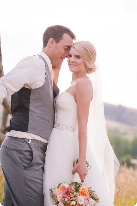 Vernon-Barn-wedding_Silver-Sage-Stables_vintage-decor_Kalamalka-lake-farm_Okanagan-photographer__by-Kevin-Trowbridge-photography_Kelowna_174946