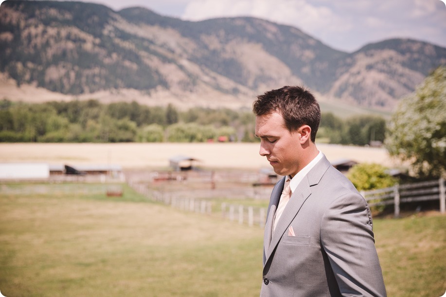 Vernon-Barn-wedding_vintage-decor_Kalamalka-lake-farm-Okanagan-photographer_19_by-Kevin-Trowbridge-photography_Kelowna