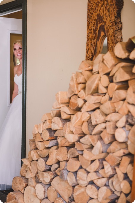 Vernon-Barn-wedding_vintage-decor_Kalamalka-lake-farm-Okanagan-photographer_20_by-Kevin-Trowbridge-photography_Kelowna