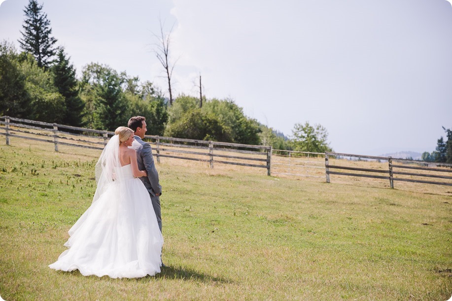 Vernon-Barn-wedding_vintage-decor_Kalamalka-lake-farm-Okanagan-photographer_23_by-Kevin-Trowbridge-photography_Kelowna