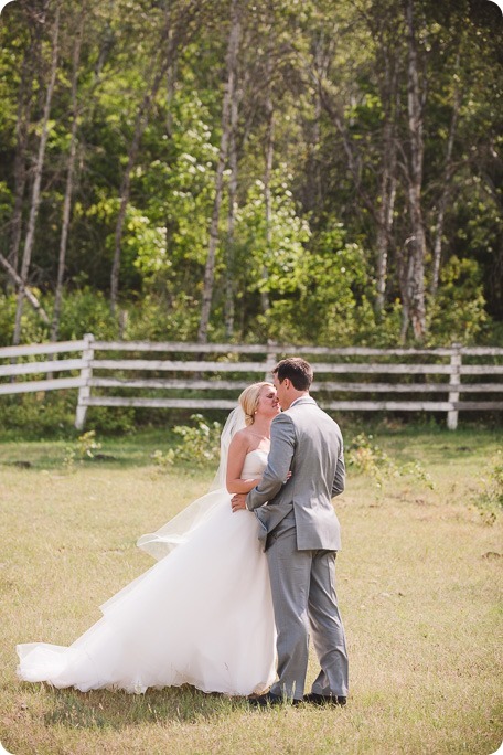 Vernon-Barn-wedding_vintage-decor_Kalamalka-lake-farm-Okanagan-photographer_25_by-Kevin-Trowbridge-photography_Kelowna