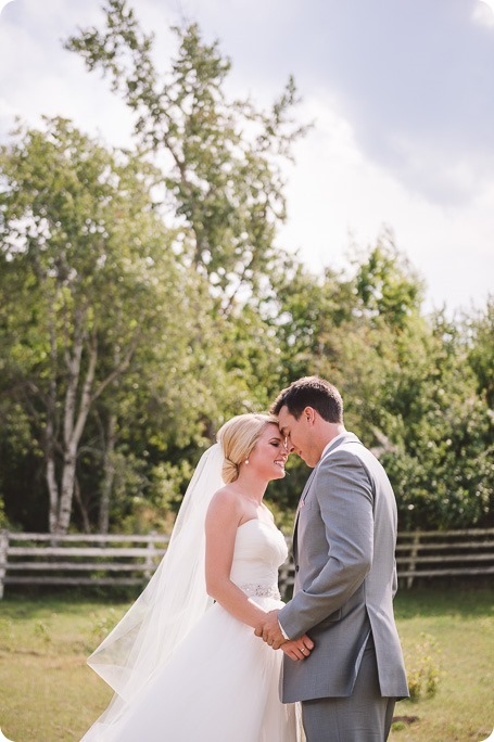 Vernon-Barn-wedding_vintage-decor_Kalamalka-lake-farm-Okanagan-photographer_26_by-Kevin-Trowbridge-photography_Kelowna