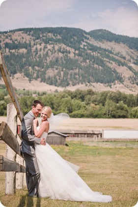 Vernon-Barn-wedding_vintage-decor_Kalamalka-lake-farm-Okanagan-photographer_29_by-Kevin-Trowbridge-photography_Kelowna