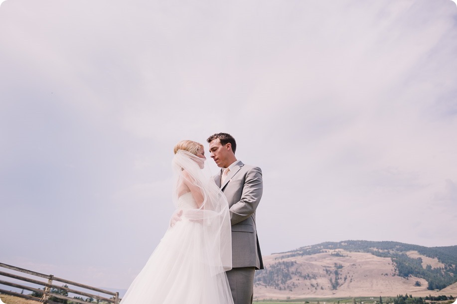 Vernon-Barn-wedding_vintage-decor_Kalamalka-lake-farm-Okanagan-photographer_32_by-Kevin-Trowbridge-photography_Kelowna