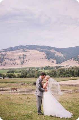 Vernon-Barn-wedding_vintage-decor_Kalamalka-lake-farm-Okanagan-photographer_35_by-Kevin-Trowbridge-photography_Kelowna