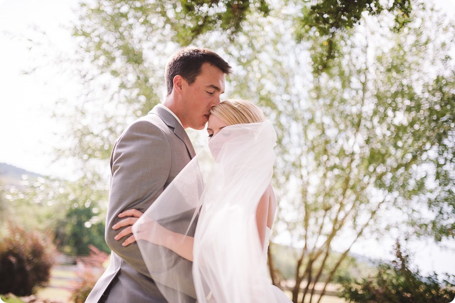 Vernon-Barn-wedding_vintage-decor_Kalamalka-lake-farm-Okanagan-photographer_39_by-Kevin-Trowbridge-photography_Kelowna