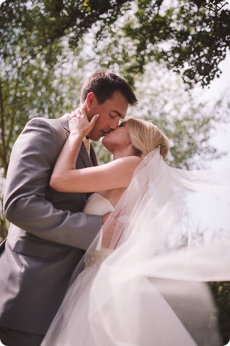 Vernon-Barn-wedding_vintage-decor_Kalamalka-lake-farm-Okanagan-photographer_41_by-Kevin-Trowbridge-photography_Kelowna