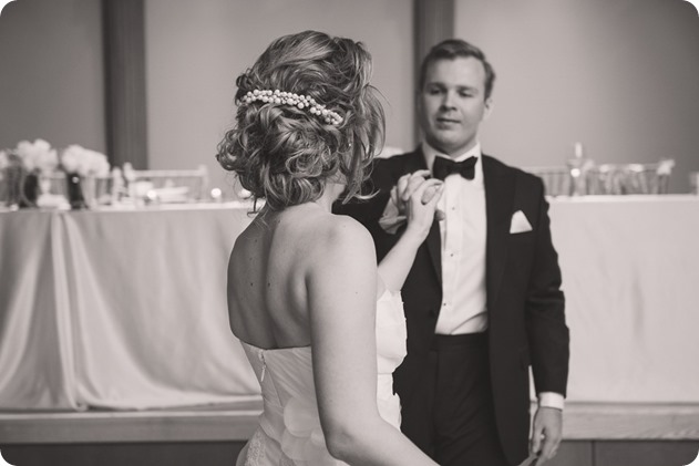 Sparkling-Hill-wedding_Gatsby-gold-glam_Okanagan-photographer_Victoria-and-Callum_by-Kevin-Trowbridge-photography_Kelowna_210407-2