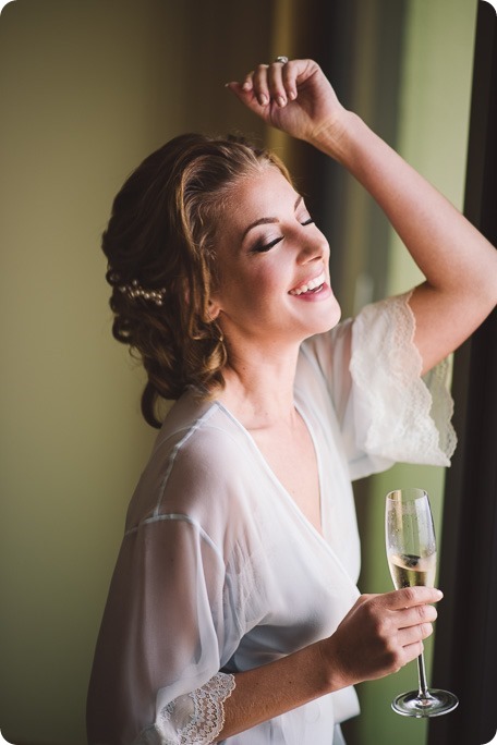 Sparkling-Hill-wedding_Gatsby-gold-glam_Okanagan-photographer_Victoria-and-Callum_by-Kevin-Trowbridge-photography_Kelowna_132623