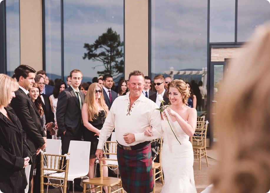 Sparkling-Hill-wedding_Gatsby-gold-glam_Okanagan-photographer_Victoria-and-Callum_by-Kevin-Trowbridge-photography_Kelowna_141356