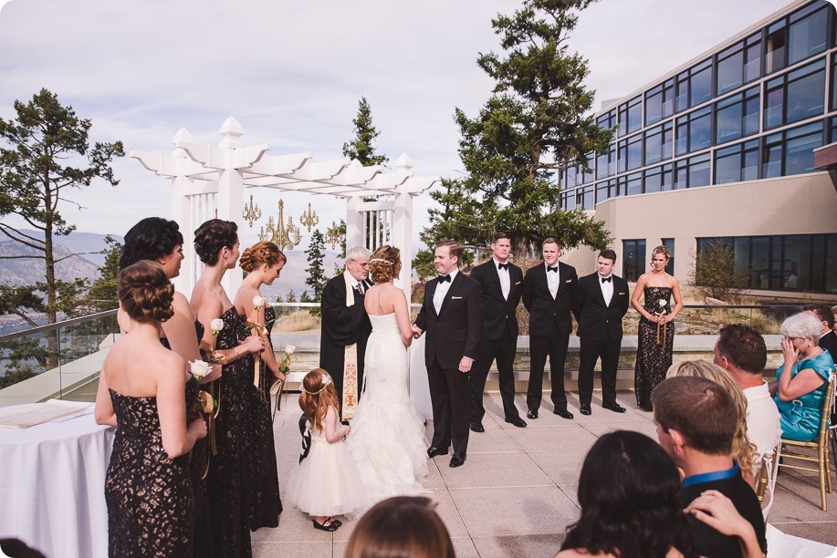 Sparkling-Hill-wedding_Gatsby-gold-glam_Okanagan-photographer_Victoria-and-Callum_by-Kevin-Trowbridge-photography_Kelowna_141436