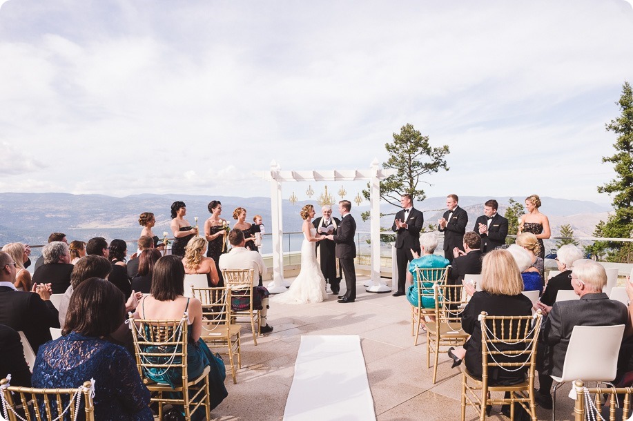 Sparkling-Hill-wedding_Gatsby-gold-glam_Okanagan-photographer_Victoria-and-Callum_by-Kevin-Trowbridge-photography_Kelowna_142409-3