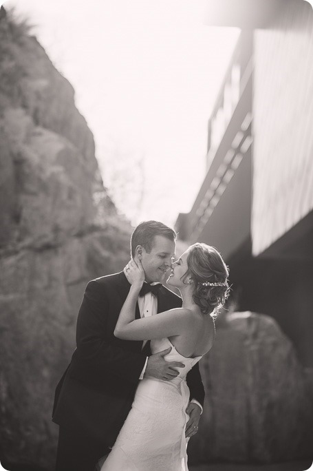 Sparkling-Hill-wedding_Gatsby-gold-glam_Okanagan-photographer_Victoria-and-Callum_by-Kevin-Trowbridge-photography_Kelowna_161259-2