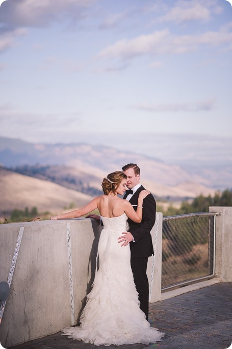 Sparkling-Hill-wedding_Gatsby-gold-glam_Okanagan-photographer_Victoria-and-Callum_by-Kevin-Trowbridge-photography_Kelowna_161853