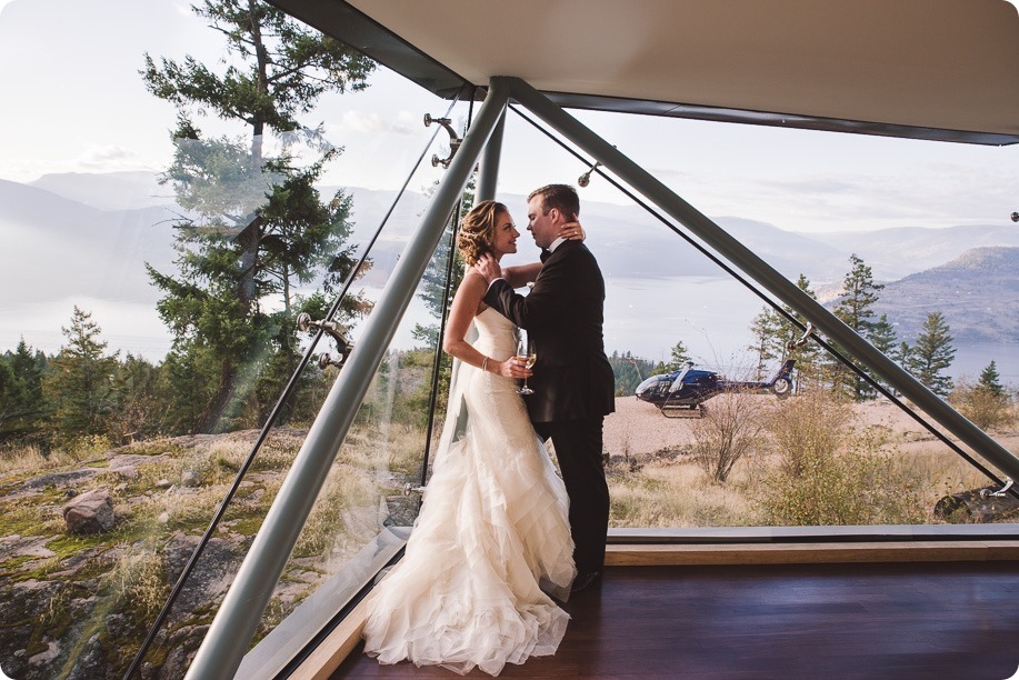Sparkling-Hill-wedding_Gatsby-gold-glam_Okanagan-photographer_Victoria-and-Callum_by-Kevin-Trowbridge-photography_Kelowna_171606