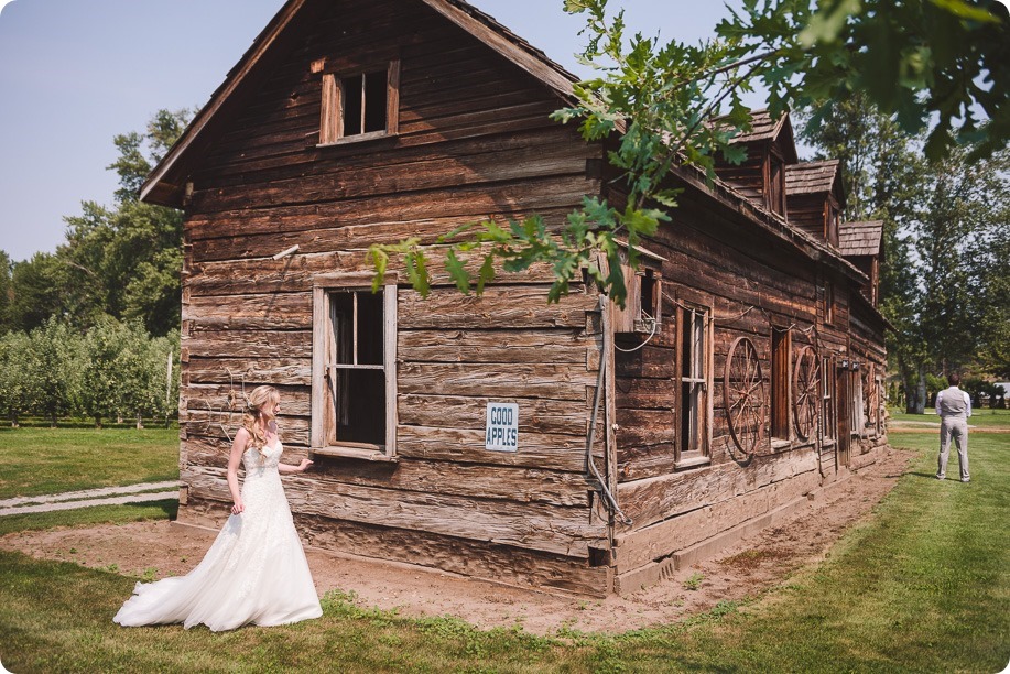 Elysium-Gardens-wedding_Hotel-Eldorado_Ice-Cream-Truck_Okanagan-Lake-portraits_42_by-Kevin-Trowbridge-photography_Kelowna