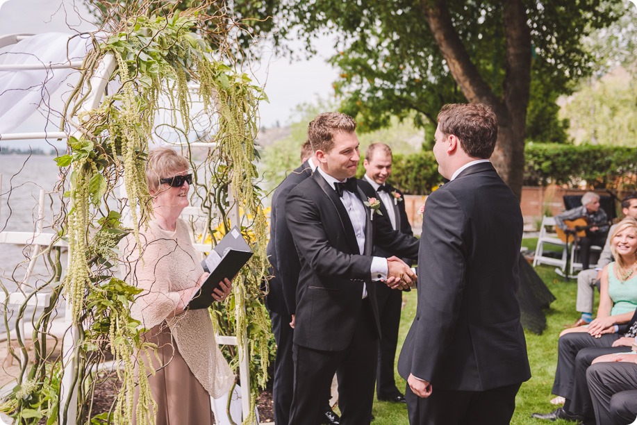 Penticton-Wedding_waterfront-Linden-Gardens_black-white_133_by-Kevin-Trowbridge-photography_Kelowna