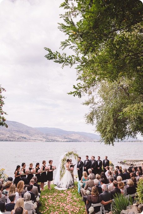 Penticton-Wedding_waterfront-Linden-Gardens_black-white_155_by-Kevin-Trowbridge-photography_Kelowna