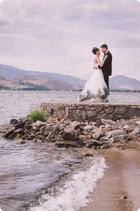 Penticton-Wedding_waterfront-Linden-Gardens_black-white_261_by-Kevin-Trowbridge-photography_Kelowna