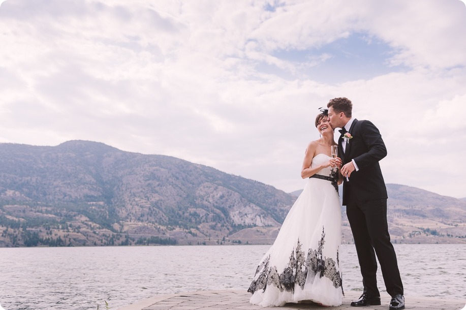 Penticton-Wedding_waterfront-Linden-Gardens_black-white_271_by-Kevin-Trowbridge-photography_Kelowna