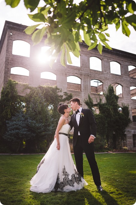 Penticton-Wedding_waterfront-Linden-Gardens_black-white_331_by-Kevin-Trowbridge-photography_Kelowna