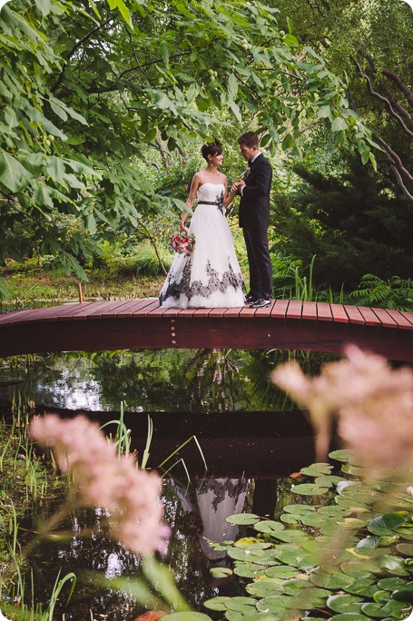 Penticton-Wedding_waterfront-Linden-Gardens_black-white_347_by-Kevin-Trowbridge-photography_Kelowna