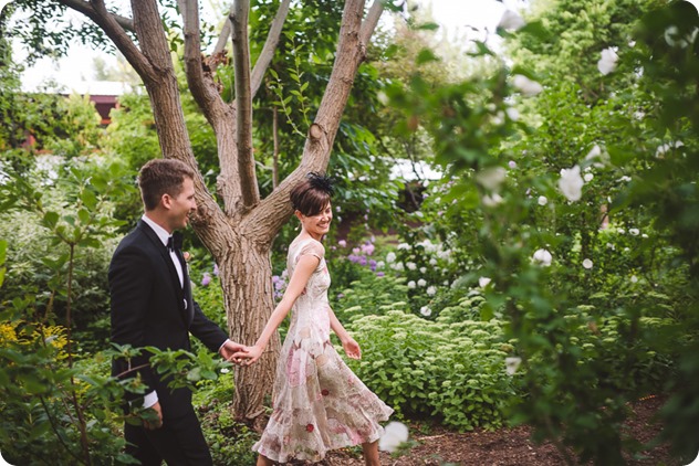 Penticton-Wedding_waterfront-Linden-Gardens_black-white_373_by-Kevin-Trowbridge-photography_Kelowna