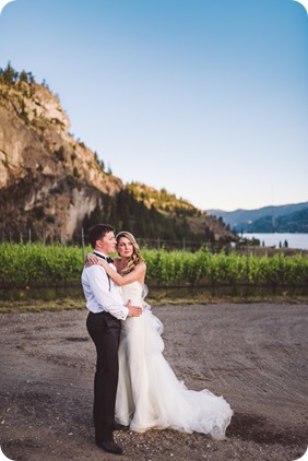 Painted-Rock-Wedding_Penticton_vineyard-lake-view_Created-Lovely_Classic-Creations_Sherrisse-and-Steven__by-Kevin-Trowbridge-174