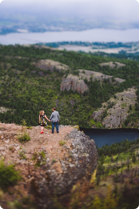 Kelowna-engagement-session-helicopter-mountaintop_Okanagan-Lake_vineyards-wine_by-Kevin-Trowbridge-photography_Kelowna_180434