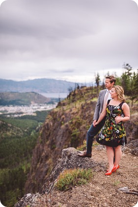 Kelowna-engagement-session-helicopter-mountaintop_Okanagan-Lake_vineyards-wine_by-Kevin-Trowbridge-photography_Kelowna_181021