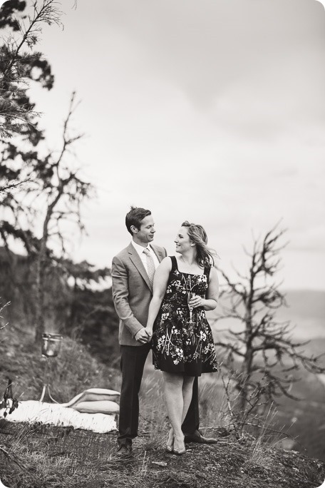 Kelowna-engagement-session-helicopter-mountaintop_Okanagan-Lake_vineyards-wine_by-Kevin-Trowbridge-photography_Kelowna_184513-2