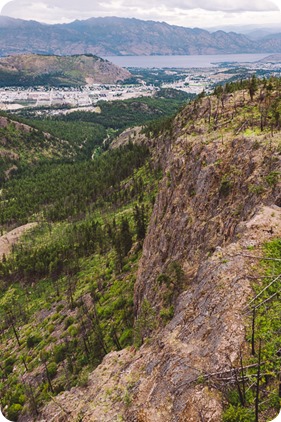 Kelowna-engagement-session-helicopter-mountaintop_Okanagan-Lake_vineyards-wine_by-Kevin-Trowbridge-photography_Kelowna_171752