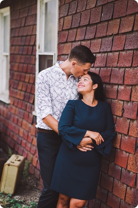 Kelowna-family-portraits_apple-orchard-rustic_Okanagan-photographer__by-Kevin-Trowbridge-photography_Kelowna_182217