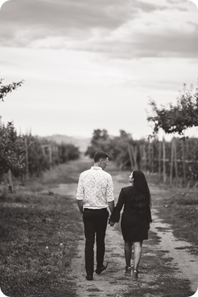 Kelowna-family-portraits_apple-orchard-rustic_Okanagan-photographer__by-Kevin-Trowbridge-photography_Kelowna_191809-2