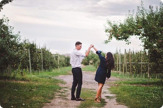 Kelowna-family-portraits_apple-orchard-rustic_Okanagan-photographer__by-Kevin-Trowbridge-photography_Kelowna_191823