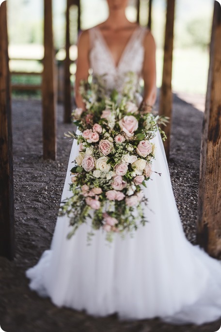 Okanagan-Barn-wedding_Dolan-Creek-Farm_vintage-decor_Salmon-Arm_Okanagan-photographer__by-Kevin-Trowbridge-photography_Kelowna_180125