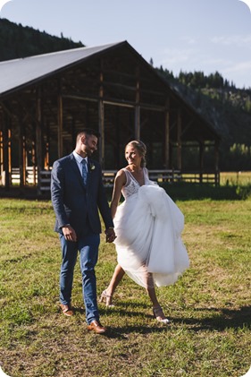 Okanagan-Barn-wedding_Dolan-Creek-Farm_vintage-decor_Salmon-Arm_Okanagan-photographer__by-Kevin-Trowbridge-photography_Kelowna_182111