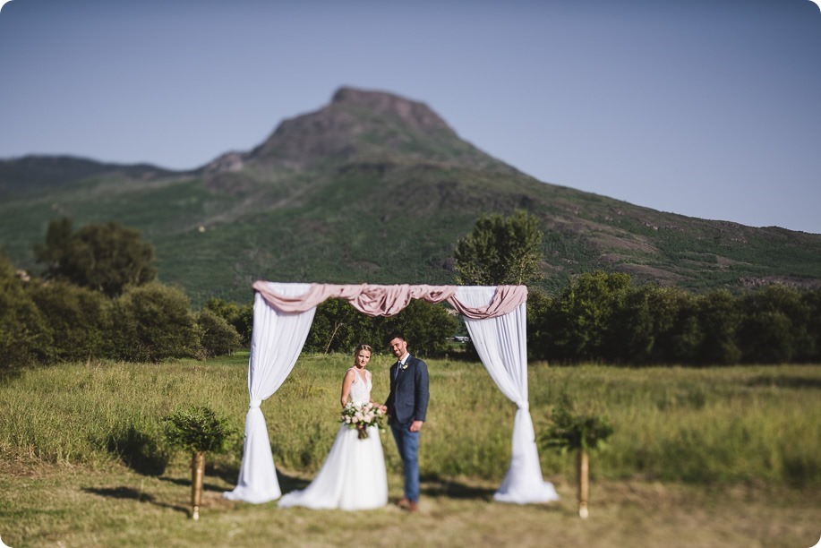 Okanagan-Barn-wedding_Dolan-Creek-Farm_vintage-decor_Salmon-Arm_Okanagan-photographer__by-Kevin-Trowbridge-photography_Kelowna_182811