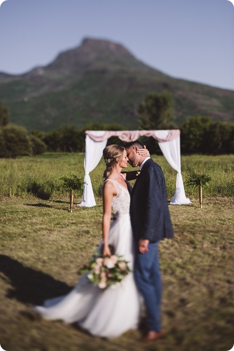 Okanagan-Barn-wedding_Dolan-Creek-Farm_vintage-decor_Salmon-Arm_Okanagan-photographer__by-Kevin-Trowbridge-photography_Kelowna_183231