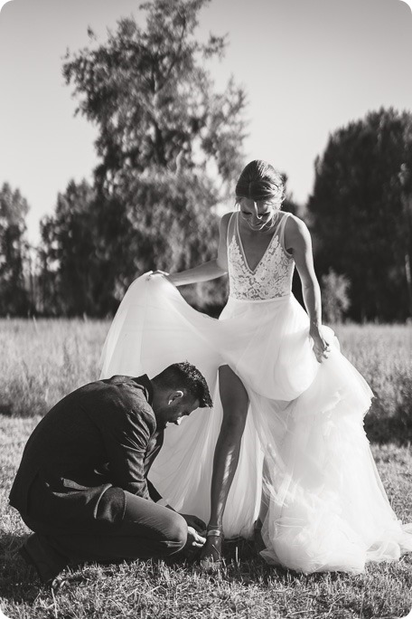 Okanagan-Barn-wedding_Dolan-Creek-Farm_vintage-decor_Salmon-Arm_Okanagan-photographer__by-Kevin-Trowbridge-photography_Kelowna_184123-2