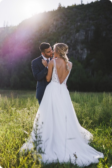 Okanagan-Barn-wedding_Dolan-Creek-Farm_vintage-decor_Salmon-Arm_Okanagan-photographer__by-Kevin-Trowbridge-photography_Kelowna_184426