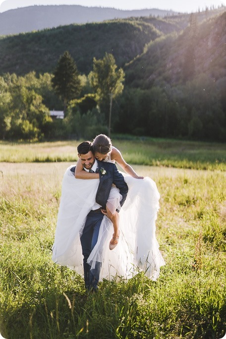 Okanagan-Barn-wedding_Dolan-Creek-Farm_vintage-decor_Salmon-Arm_Okanagan-photographer__by-Kevin-Trowbridge-photography_Kelowna_184815