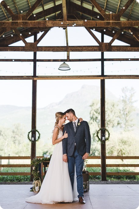 Okanagan-Barn-wedding_Dolan-Creek-Farm_vintage-decor_Salmon-Arm_Okanagan-photographer__by-Kevin-Trowbridge-photography_Kelowna_181443