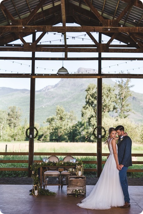 Okanagan-Barn-wedding_Dolan-Creek-Farm_vintage-decor_Salmon-Arm_Okanagan-photographer__by-Kevin-Trowbridge-photography_Kelowna_181825