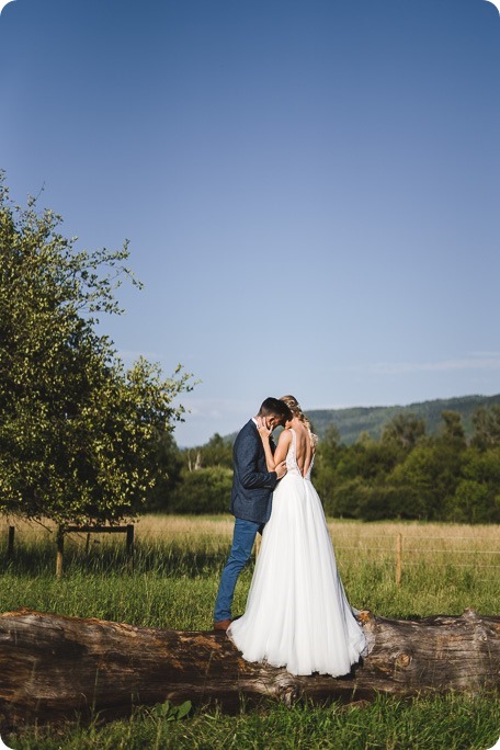 Okanagan-Barn-wedding_Dolan-Creek-Farm_vintage-decor_Salmon-Arm_Okanagan-photographer__by-Kevin-Trowbridge-photography_Kelowna_184935