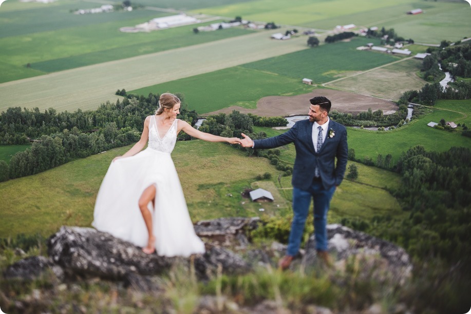 Okanagan-Barn-wedding_Dolan-Creek-Farm_vintage-decor_Salmon-Arm_Okanagan-photographer__by-Kevin-Trowbridge-photography_Kelowna_200104