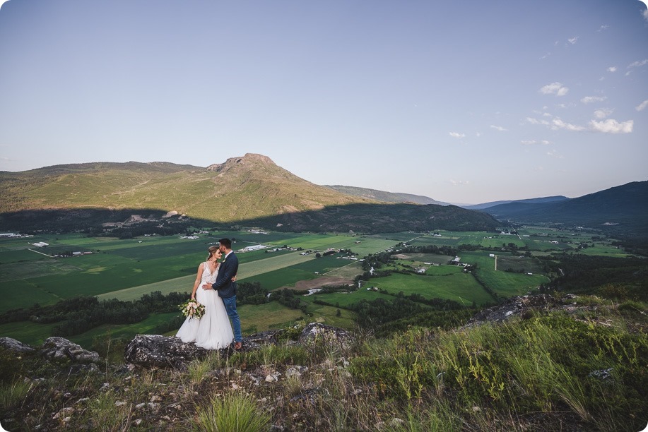 Okanagan-Barn-wedding_Dolan-Creek-Farm_vintage-decor_Salmon-Arm_Okanagan-photographer__by-Kevin-Trowbridge-photography_Kelowna_200450